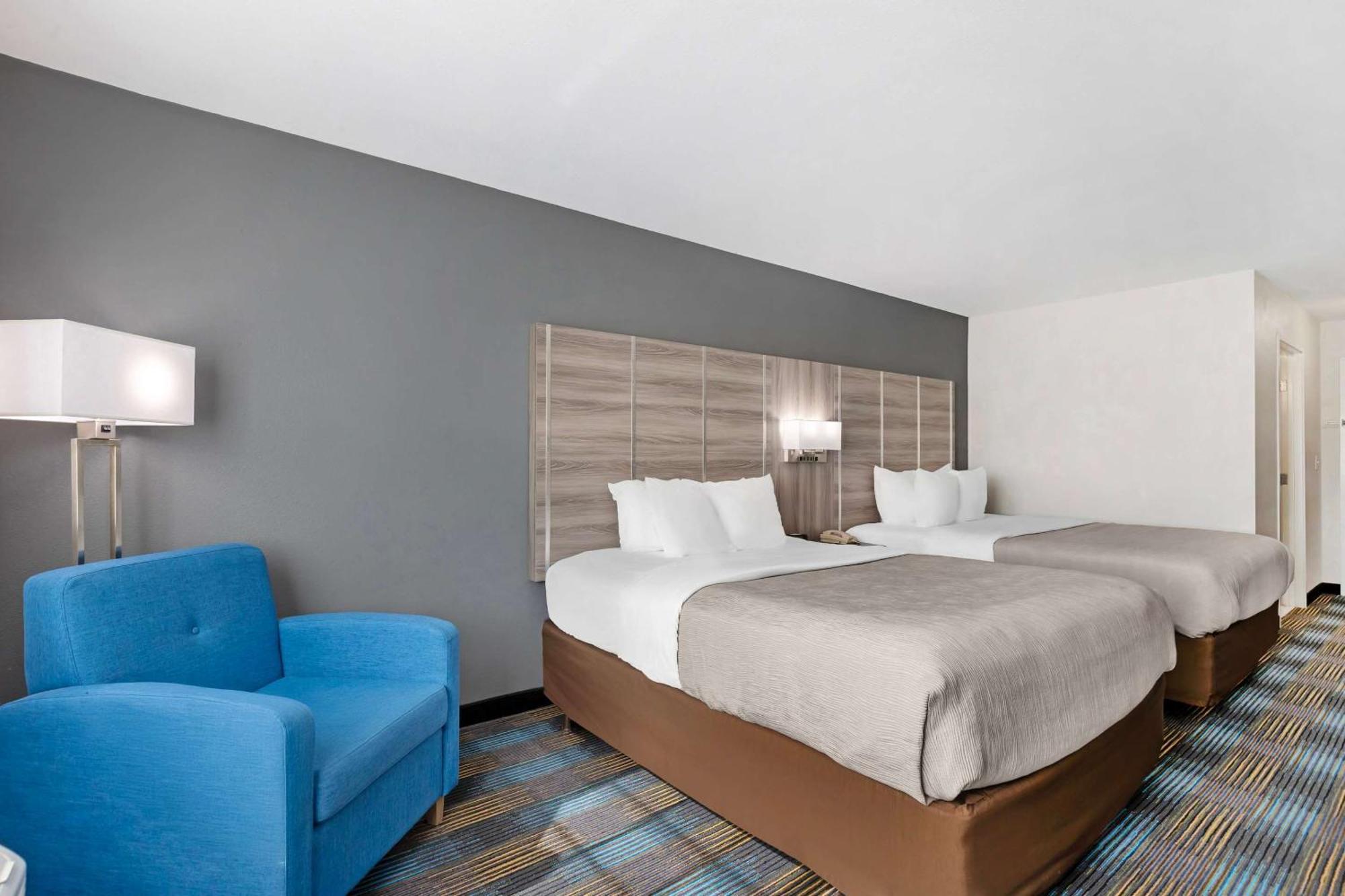 Quality Inn & Suites Fort Madison Near Hwy 61 Экстерьер фото